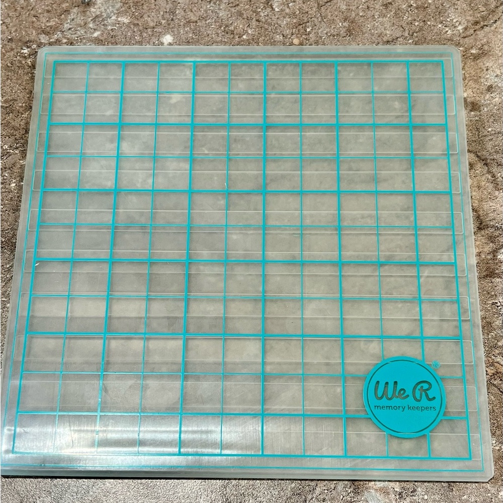 We R Memory Keepers Embossing Folders - Picture 4 of 4